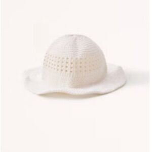 NWT Abercrombie Crochet Knit Bucket Hat